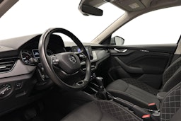 harmaa Skoda Kamiq 2023 kuva 7.
