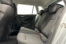 harmaa Skoda Kamiq 2023 kuva 10.