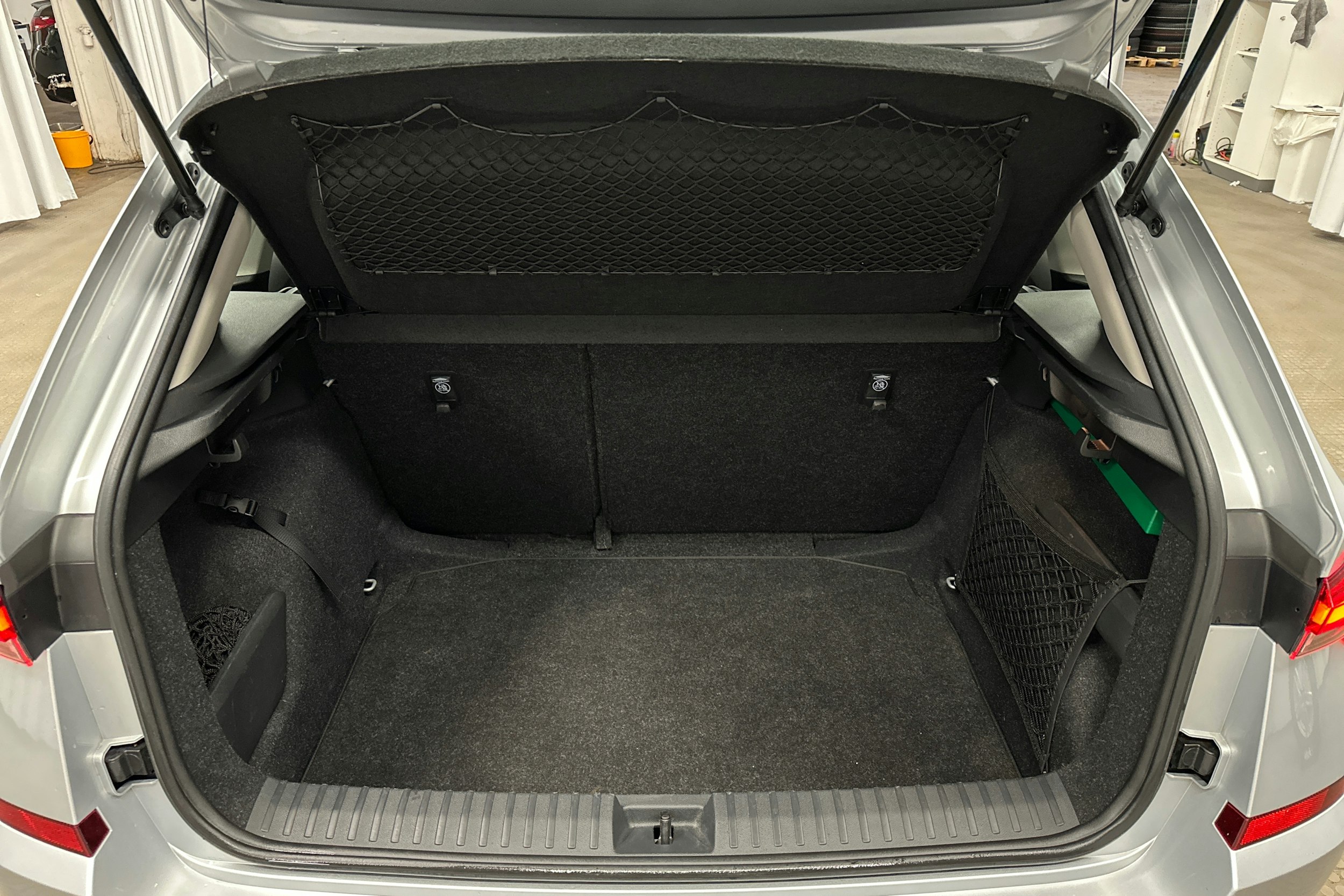 harmaa Skoda Kamiq 2023 kuva 14.