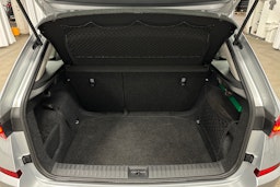 harmaa Skoda Kamiq 2023 kuva 14.