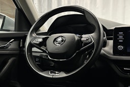 harmaa Skoda Kamiq 2023 kuva 16.