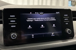 harmaa Skoda Kamiq 2023 kuva 20.