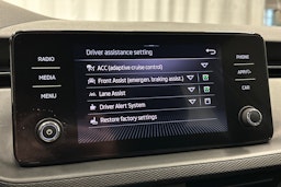 harmaa Skoda Kamiq 2023 kuva 21.