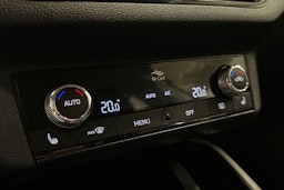 harmaa Skoda Kamiq 2023 kuva 23.