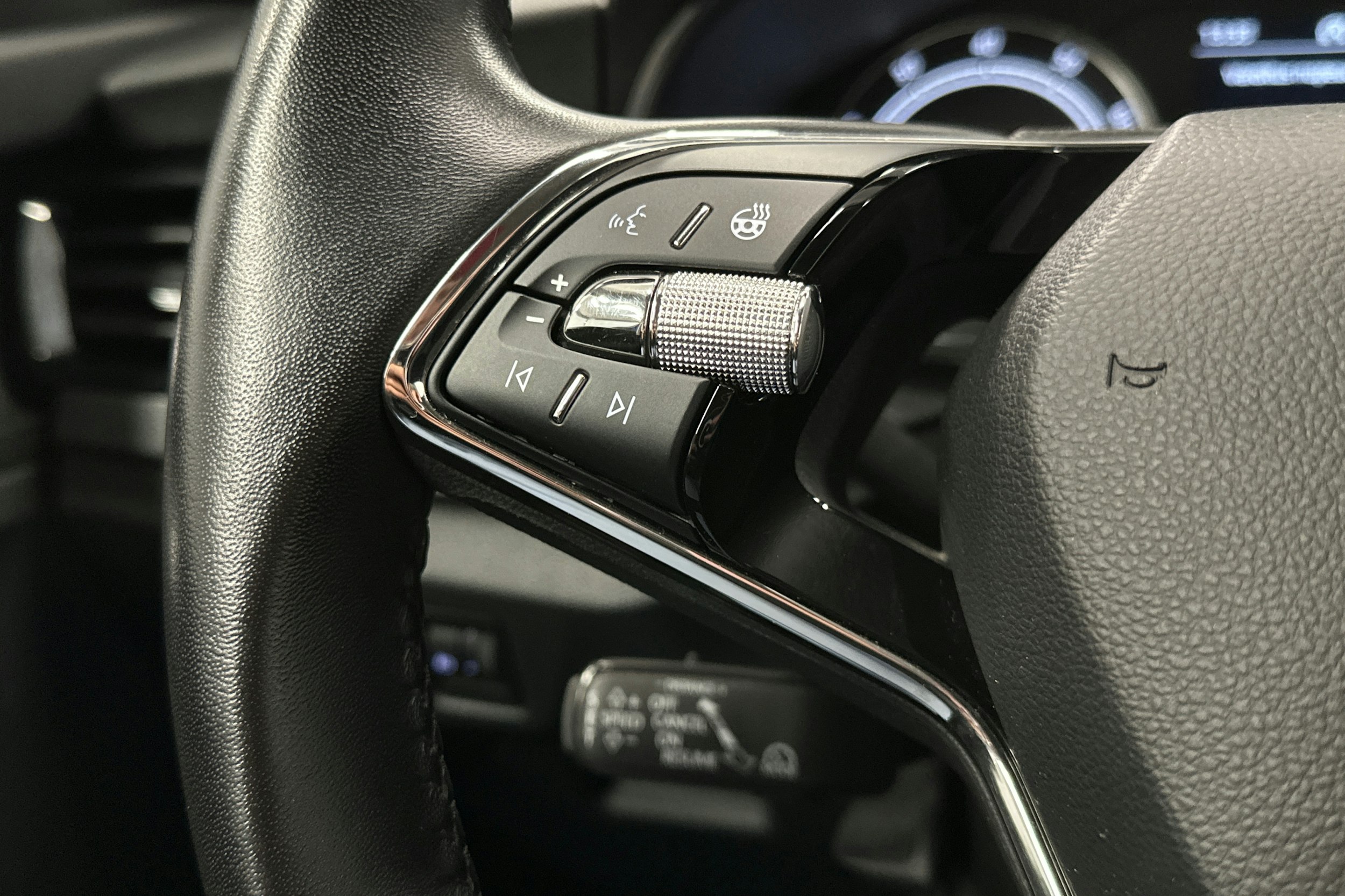 sininen Skoda Kamiq 2023 kuva 18.