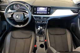 harmaa Skoda Kamiq 2023 kuva 7.