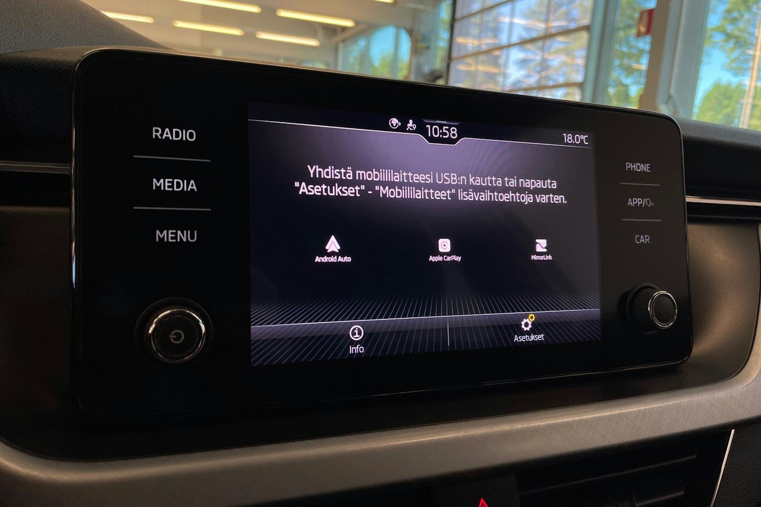 harmaa Skoda Kamiq 2023 kuva 24.