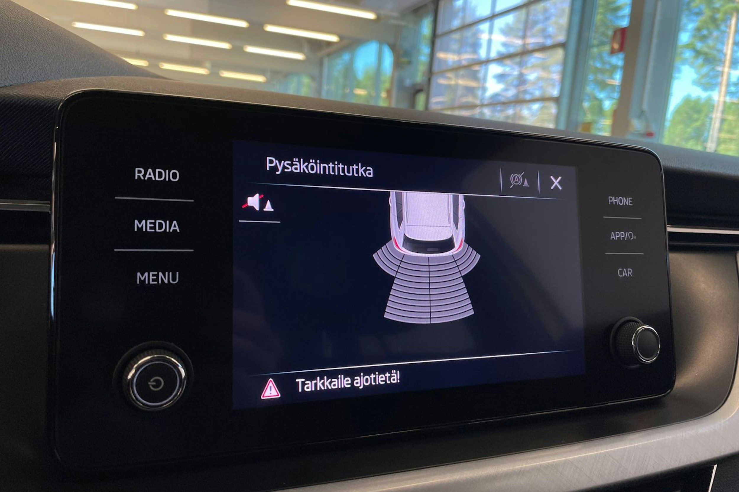 harmaa Skoda Kamiq 2023 kuva 25.