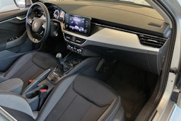 harmaa Skoda Kamiq 2023 kuva 28.