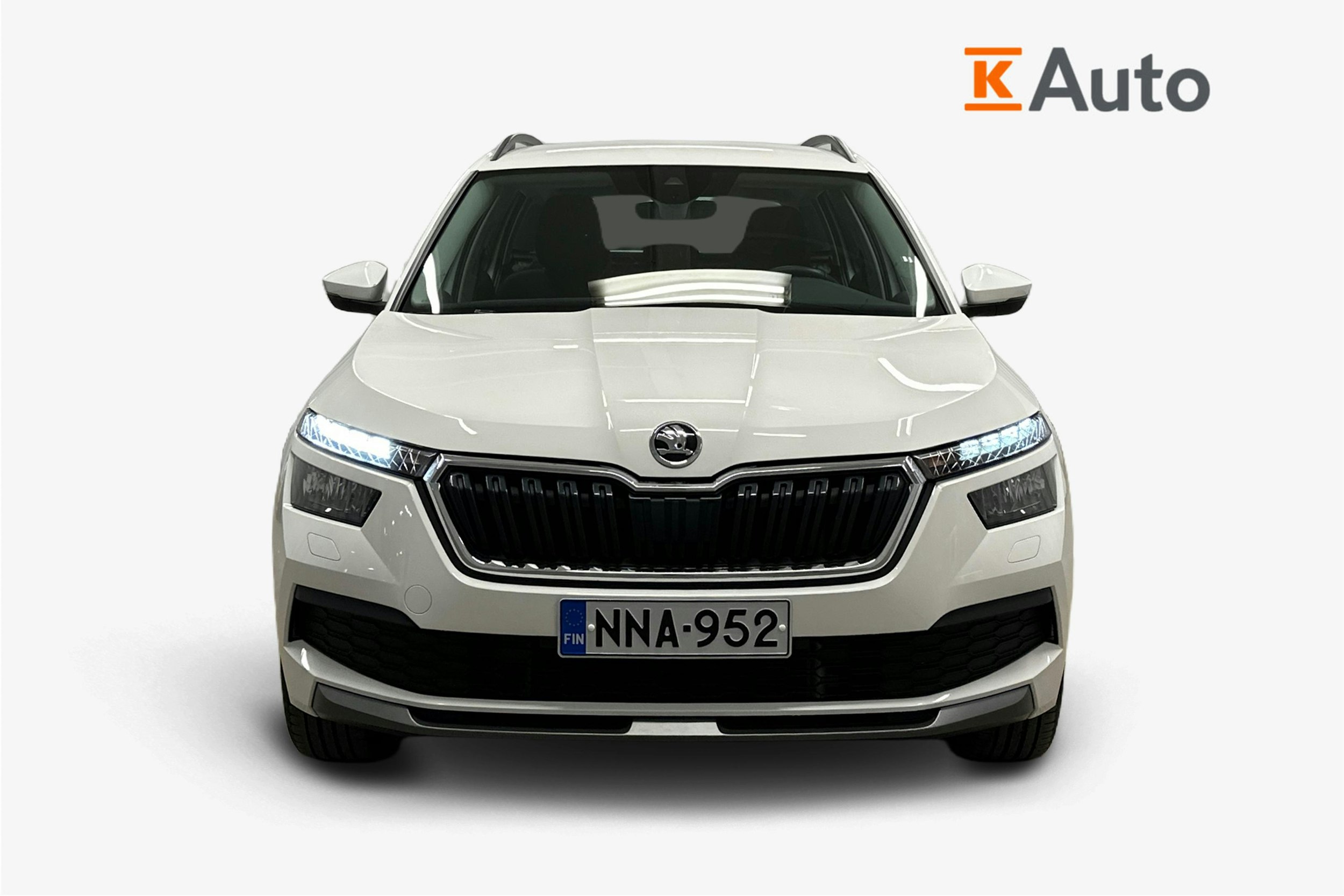 valkoinen Skoda Kamiq 2023 kuva 4.