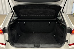 valkoinen Skoda Kamiq 2023 kuva 11.