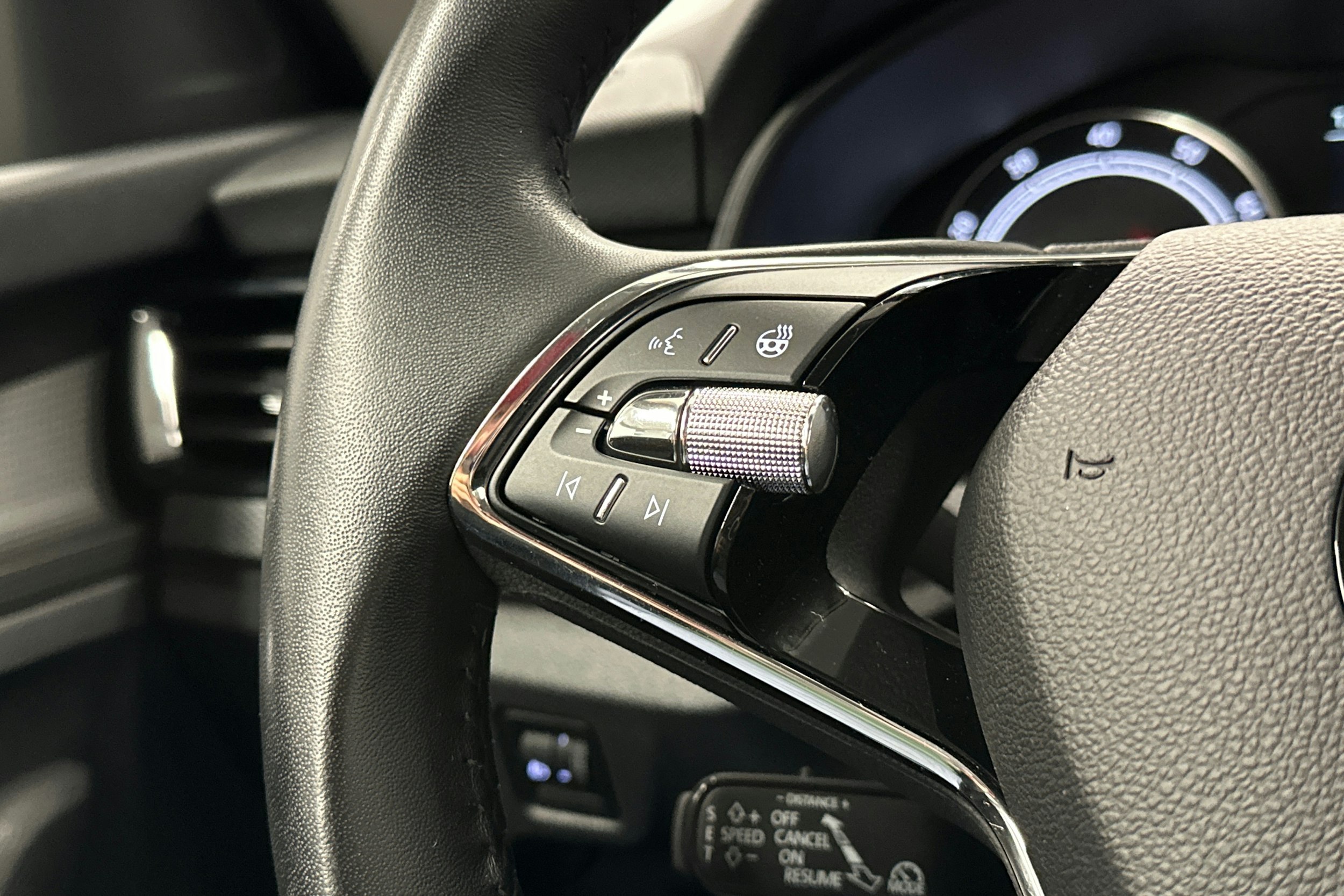 valkoinen Skoda Kamiq 2023 kuva 14.