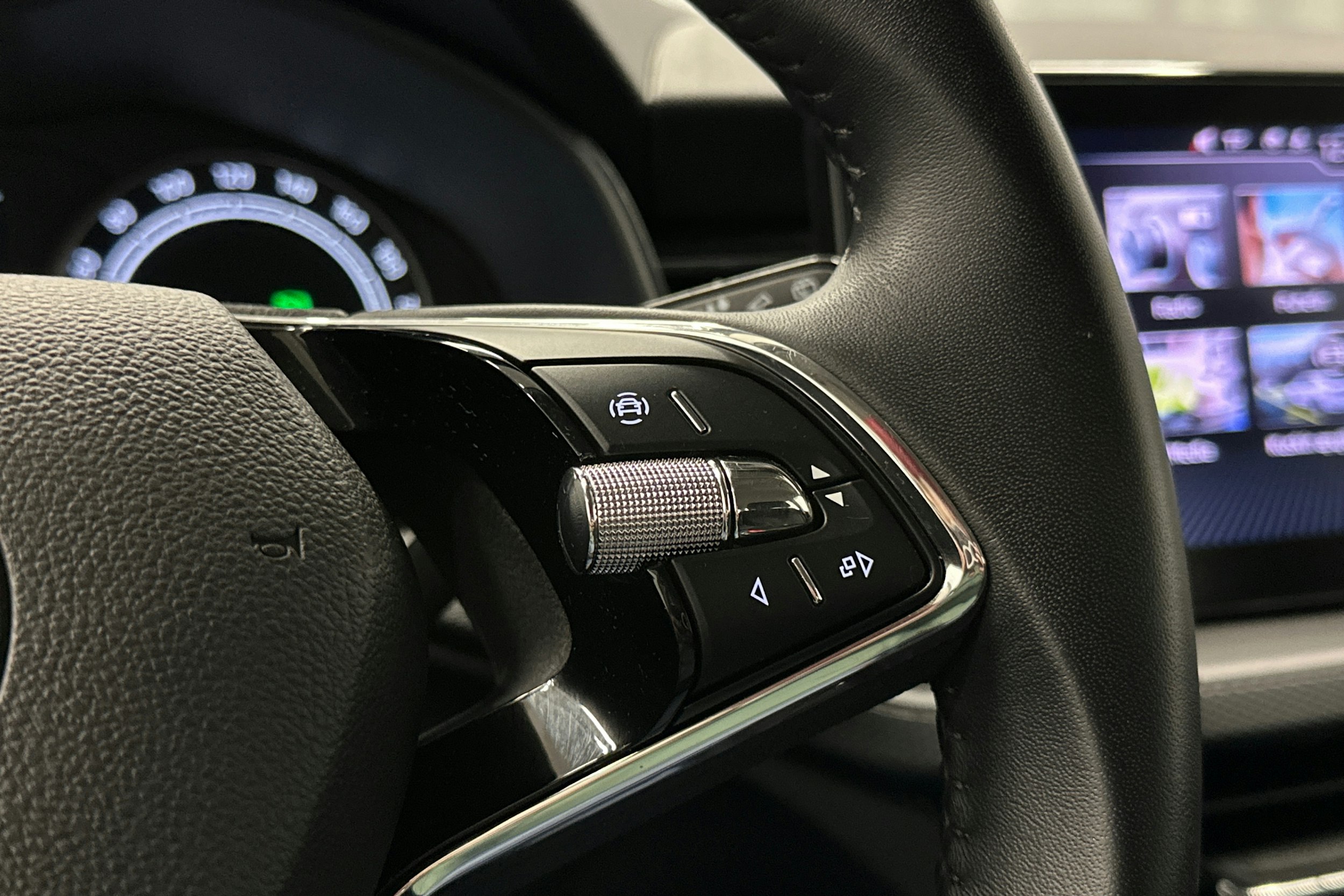 valkoinen Skoda Kamiq 2023 kuva 15.