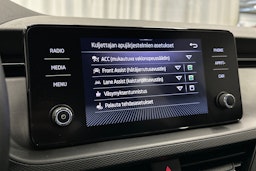 valkoinen Skoda Kamiq 2023 kuva 20.