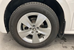 Valkoinen Skoda Kamiq 2023 kuva 11.