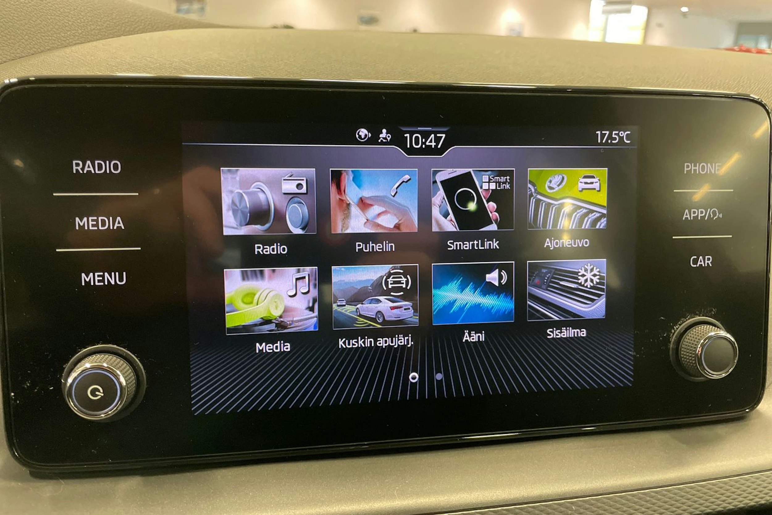 Valkoinen Skoda Kamiq 2023 kuva 15.