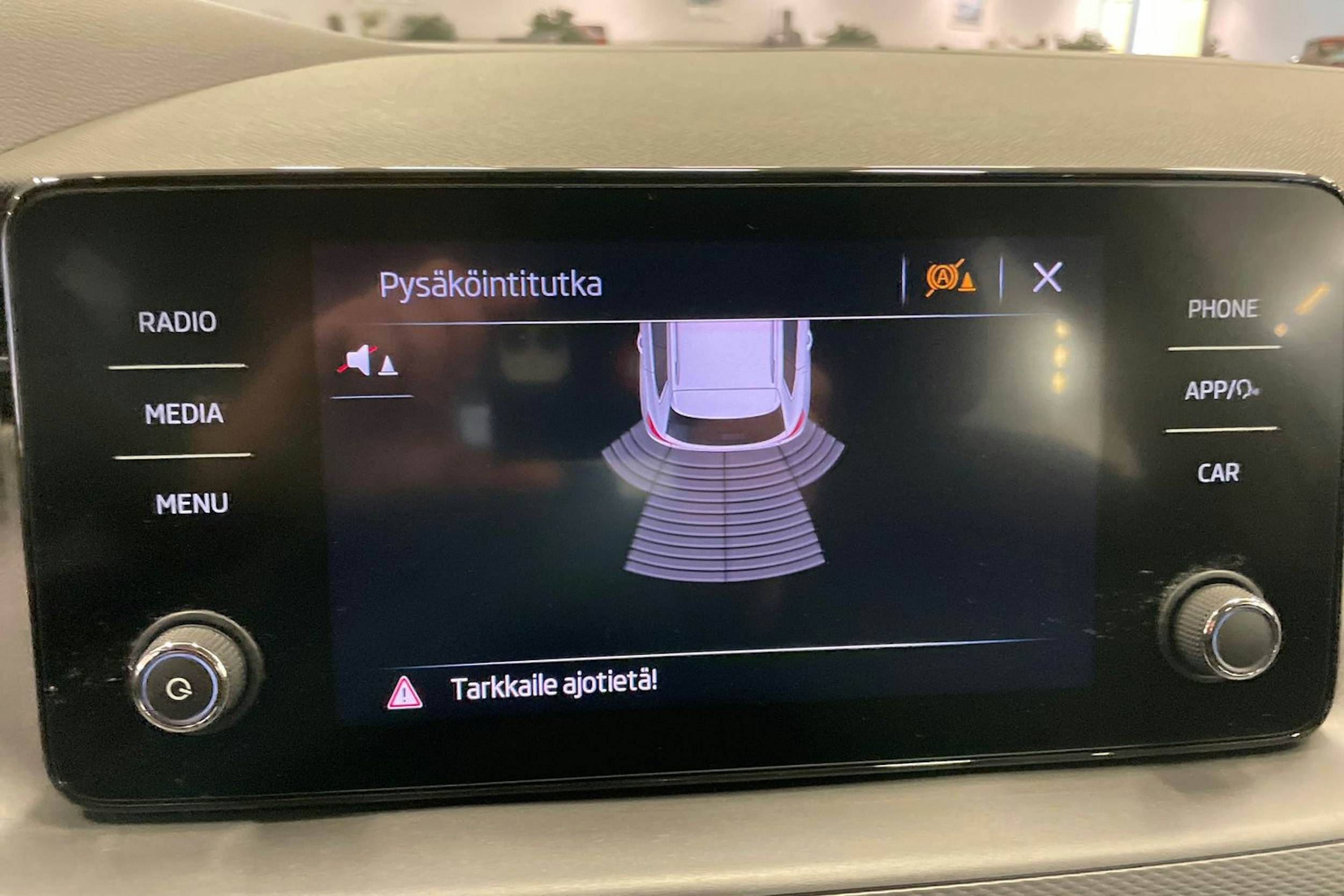 Valkoinen Skoda Kamiq 2023 kuva 17.