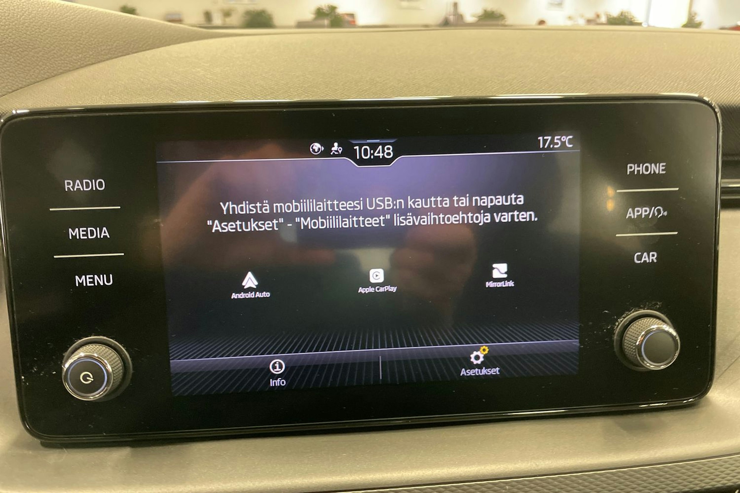 Valkoinen Skoda Kamiq 2023 kuva 18.