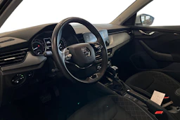 valkoinen Skoda Kamiq 2023 kuva 3.