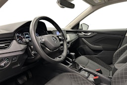 valkoinen Skoda Kamiq 2023 kuva 7.
