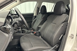 valkoinen Skoda Kamiq 2023 kuva 15.