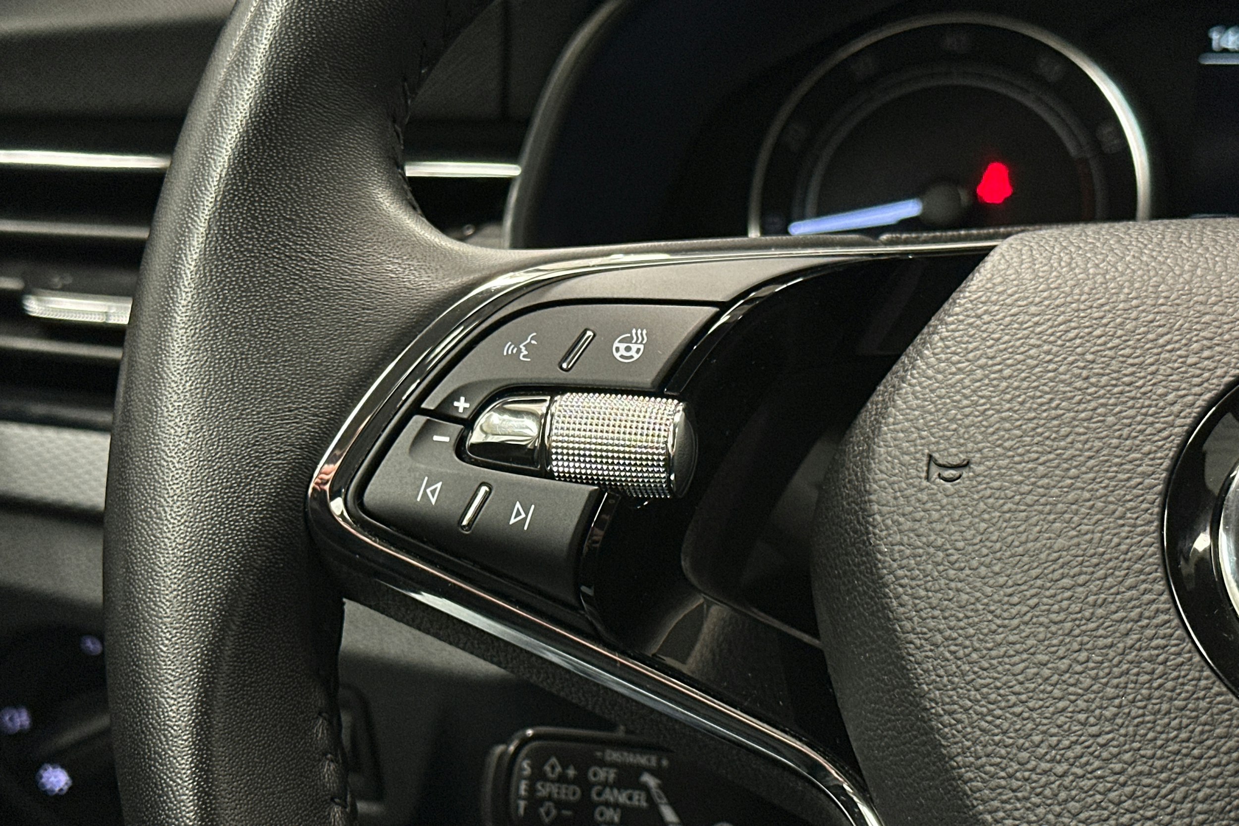 valkoinen Skoda Kamiq 2023 kuva 17.