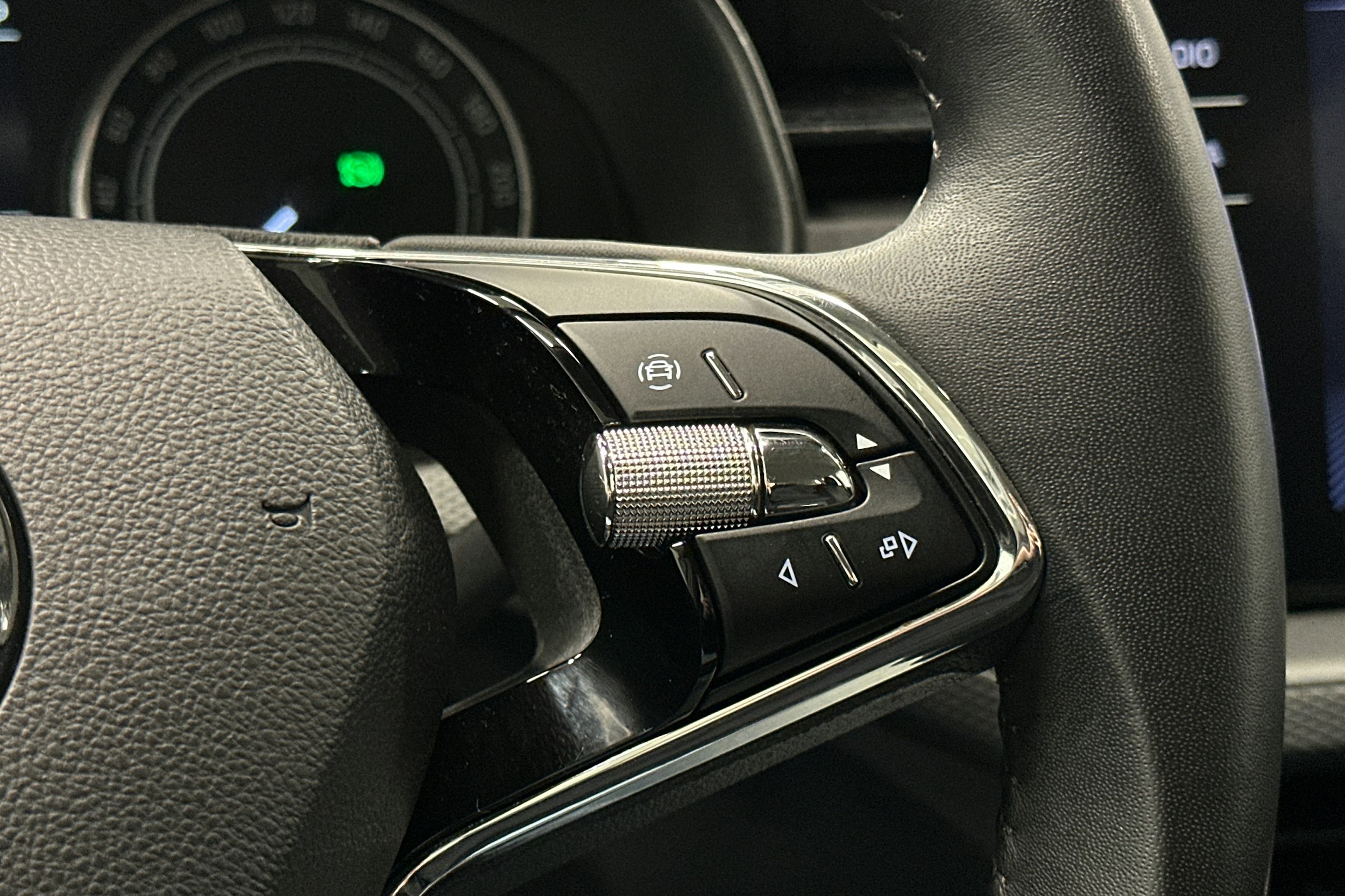 valkoinen Skoda Kamiq 2023 kuva 18.