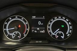 valkoinen Skoda Kamiq 2023 kuva 20.
