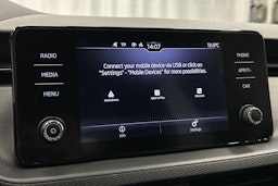 valkoinen Skoda Kamiq 2023 kuva 21.