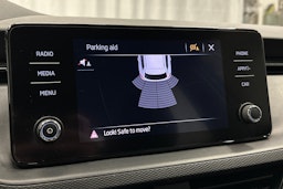 valkoinen Skoda Kamiq 2023 kuva 23.