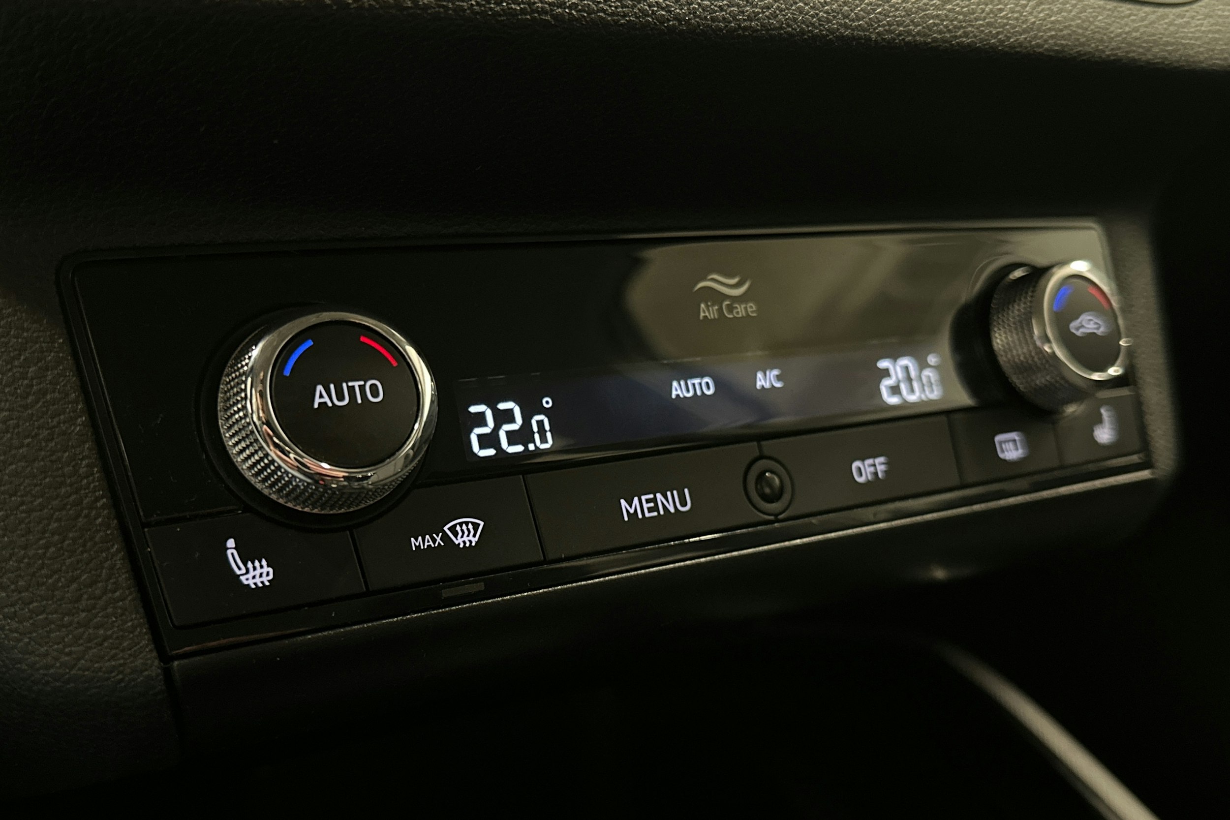 valkoinen Skoda Kamiq 2023 kuva 24.