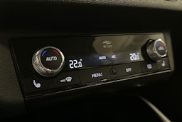 valkoinen Skoda Kamiq 2023 kuva 24.
