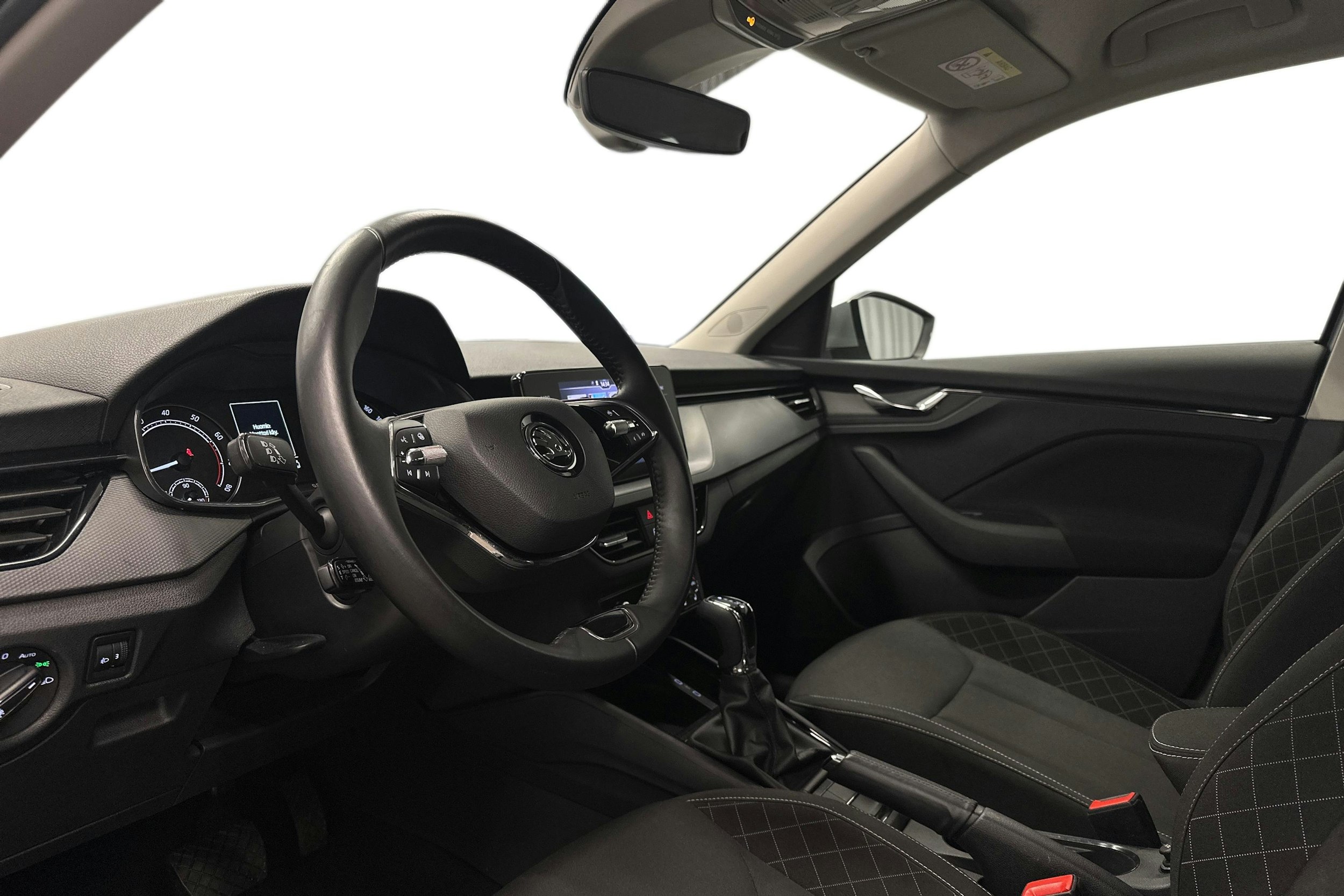 harmaa Skoda Kamiq 2023 kuva 7.