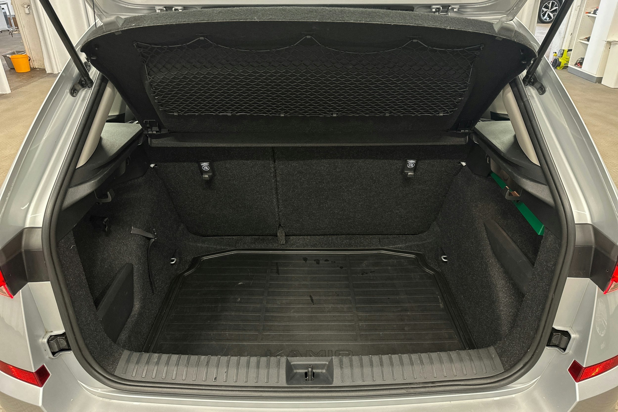 harmaa Skoda Kamiq 2023 kuva 14.