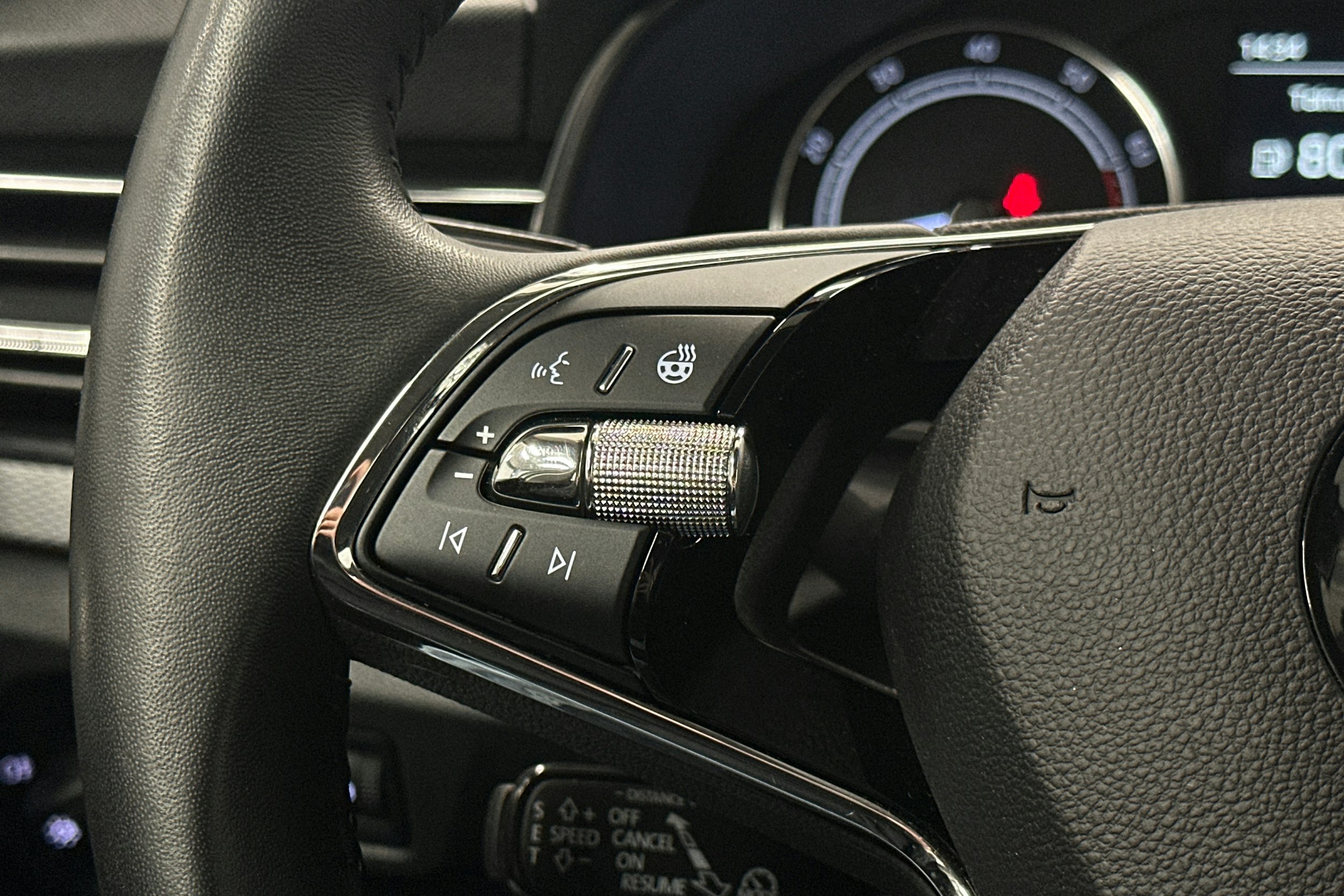 harmaa Skoda Kamiq 2023 kuva 17.