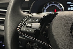 harmaa Skoda Kamiq 2023 kuva 17.