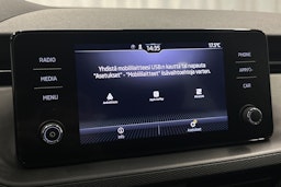 harmaa Skoda Kamiq 2023 kuva 21.