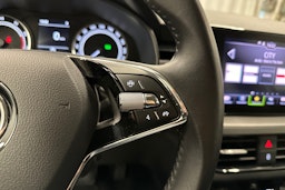 harmaa Skoda Kamiq 2023 kuva 12.