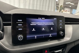 harmaa Skoda Kamiq 2023 kuva 17.