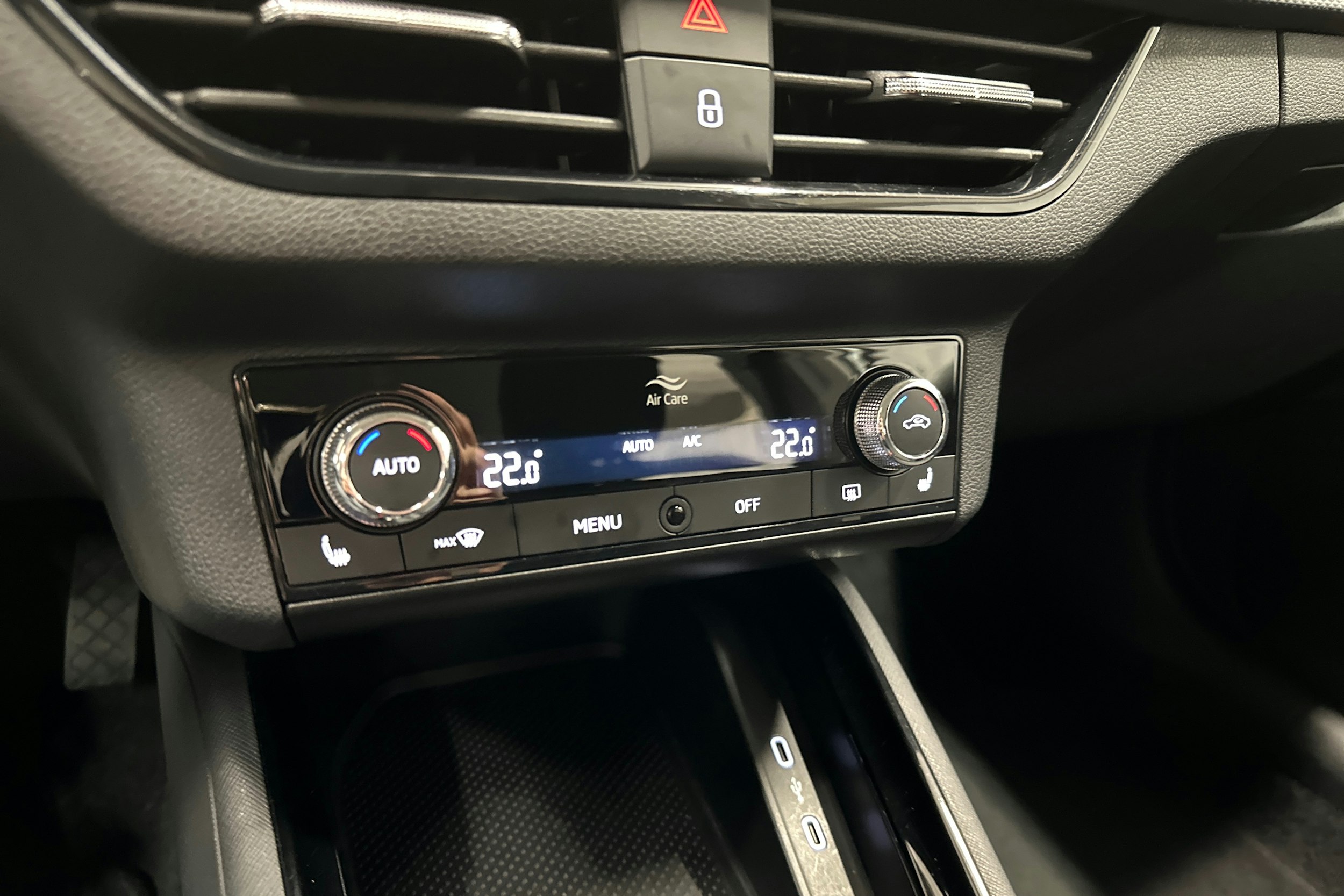 harmaa Skoda Kamiq 2023 kuva 19.