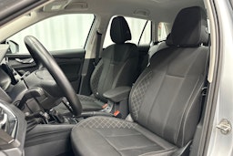 harmaa Skoda Kamiq 2023 kuva 21.