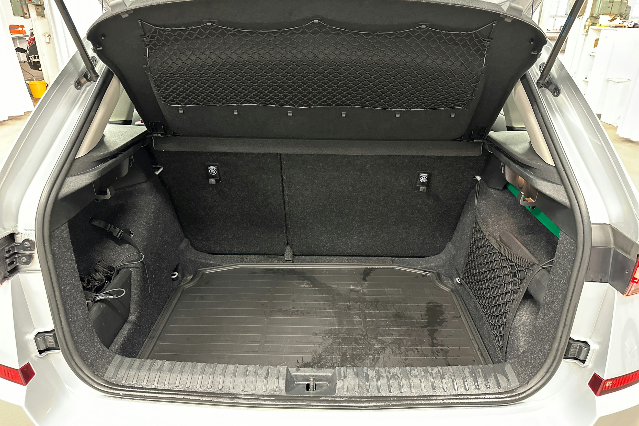 harmaa Skoda Kamiq 2023 kuva 22.