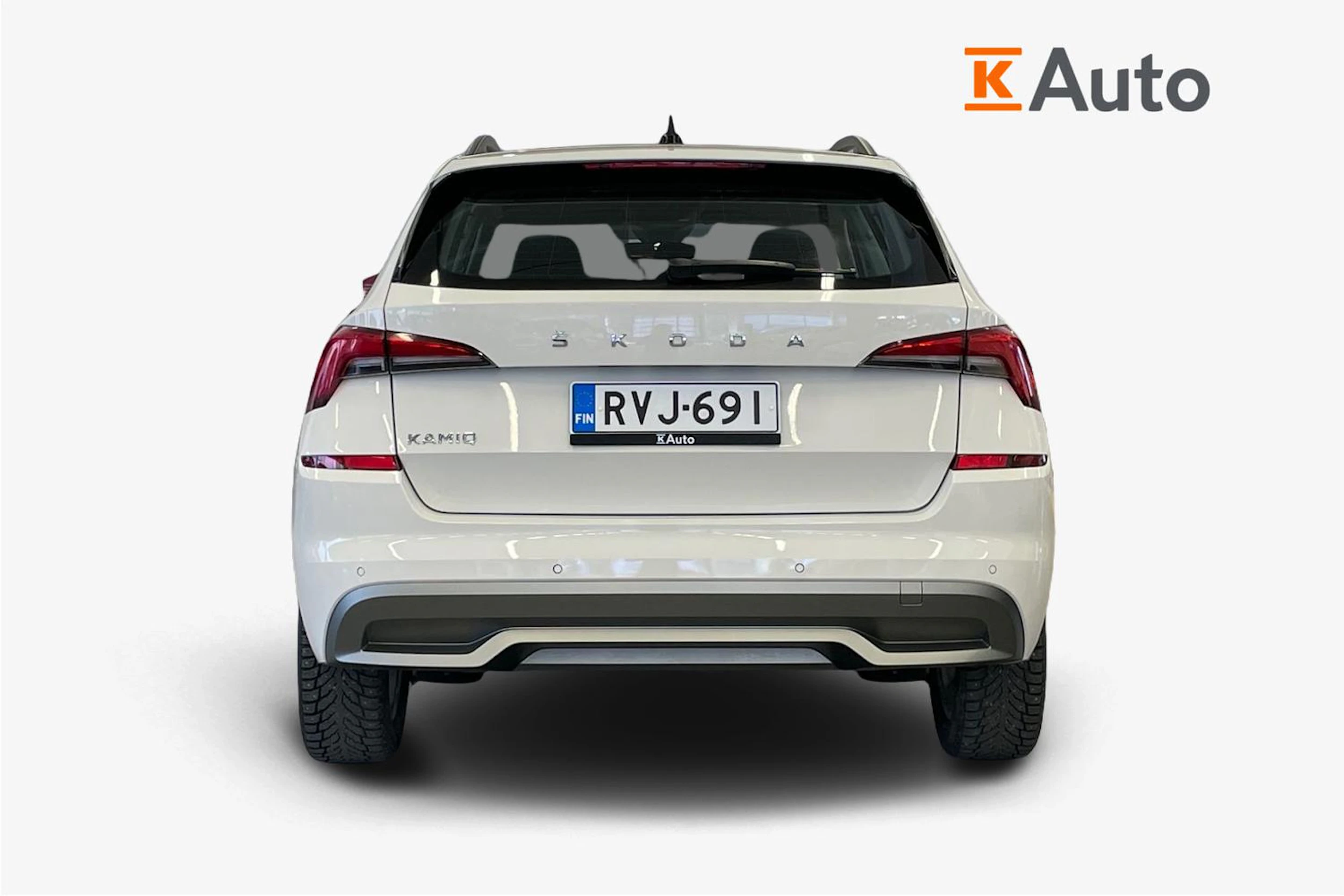 valkoinen Skoda Kamiq 2023 kuva 4.