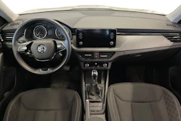 valkoinen Skoda Kamiq 2023 kuva 9.