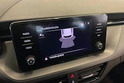 valkoinen Skoda Kamiq 2023 kuva 15.