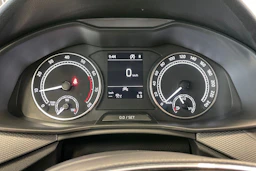 valkoinen Skoda Kamiq 2023 kuva 16.