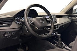 harmaa Skoda Kamiq 2023 kuva 3.