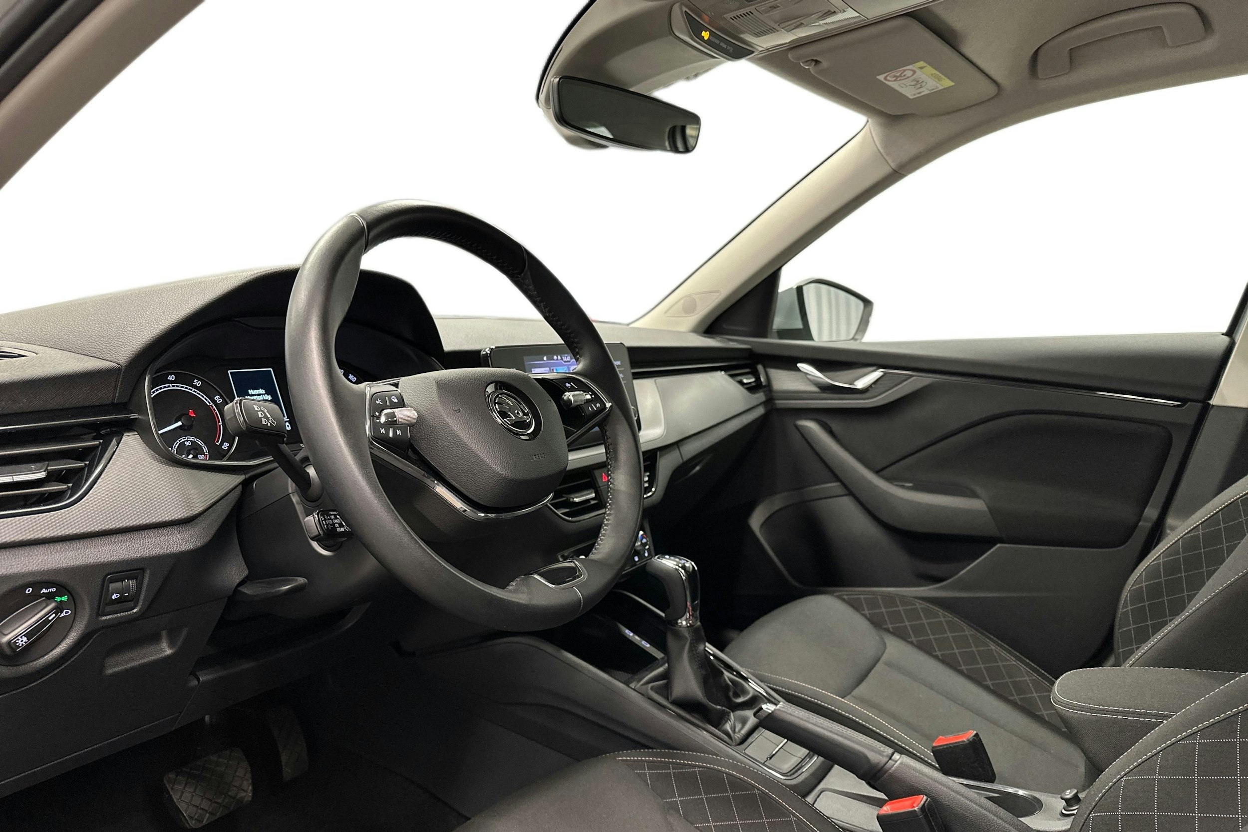 harmaa Skoda Kamiq 2023 kuva 7.
