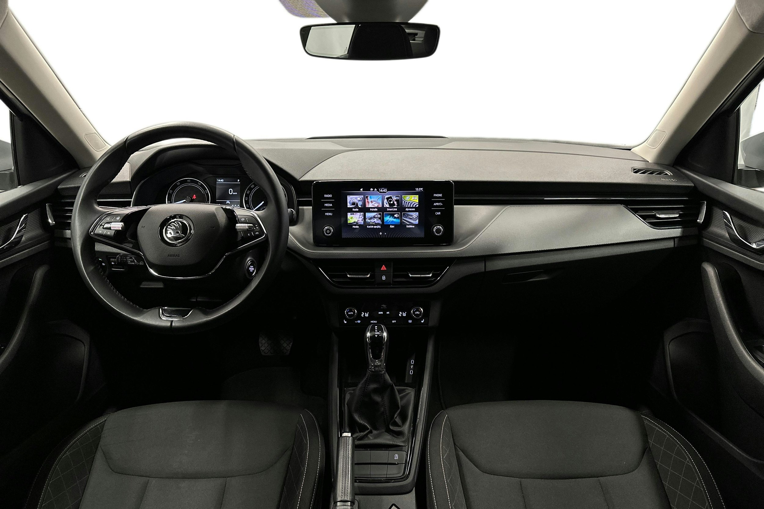 harmaa Skoda Kamiq 2023 kuva 9.