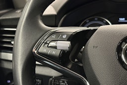 harmaa Skoda Kamiq 2023 kuva 17.